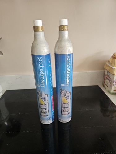 Two empty 60l co2 - 60l, gas