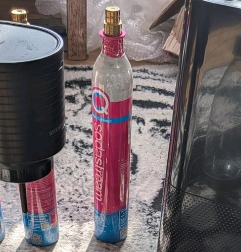 Used and empty sodastream - used,
